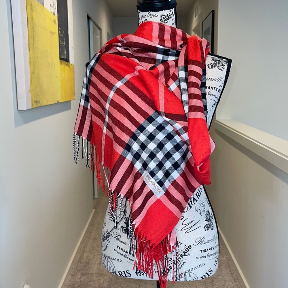 Pashmina scarf checks